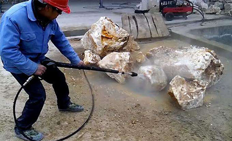 工业清洗使用哪种设备?