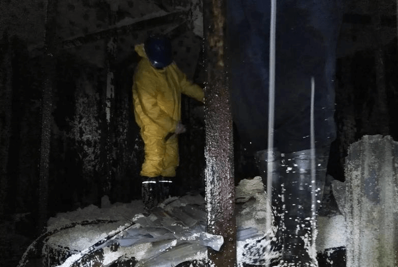 工业用电动高压清洗机的重要性之对工厂难以清理的部位进行高压清洗